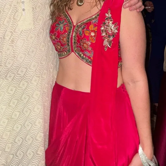 Red Lehenga Traditional Outfit Set for Indian Wedding - Picture 4 of 4